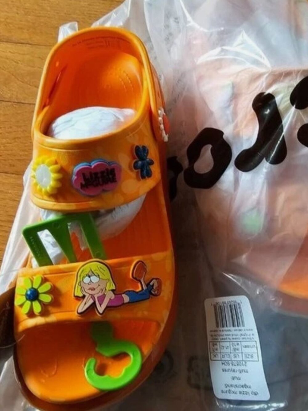 RARE Disney 2024 NWT Lizzie McGuire Crocs Orange Hilary Duff Sandals - Picture 2 of 3